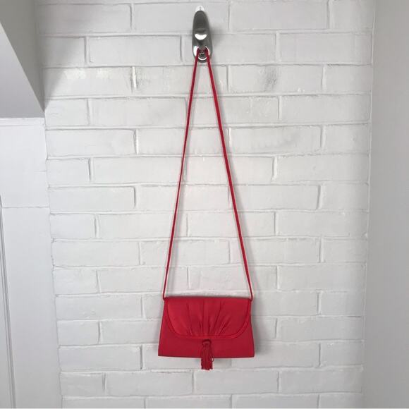 Vintage La Regale Red Satin Crossbody Tassel Bag - Picture 14 of 14